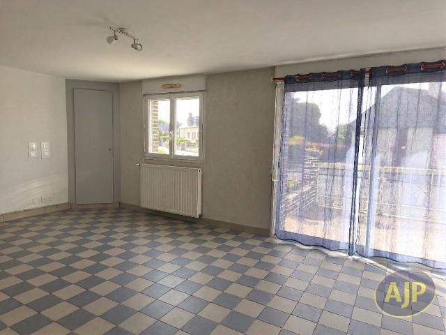 Location House D 79, Prunay Cassereau