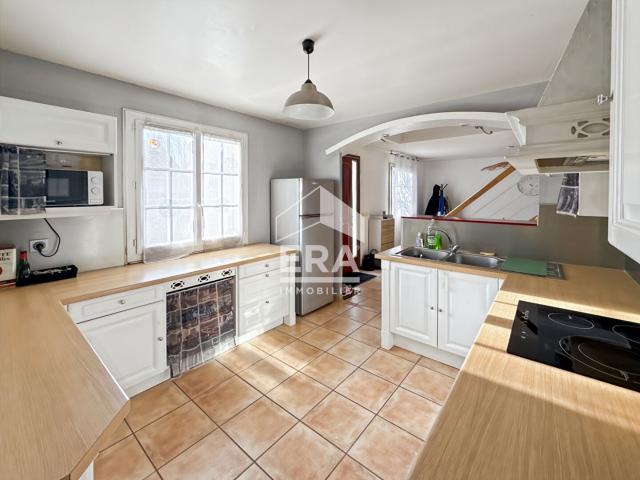 Location House Place Gustave Courbet, Savigny le Temple
