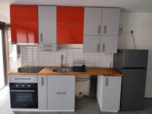 Location House Place Léon Cassé, Corbeil Essonnes