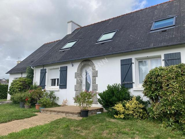 Location House Place Pierre Barré, Briec