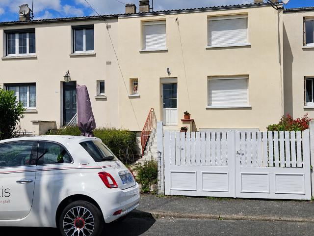 Location House Résidencce Madeleine Bres, Gravigny