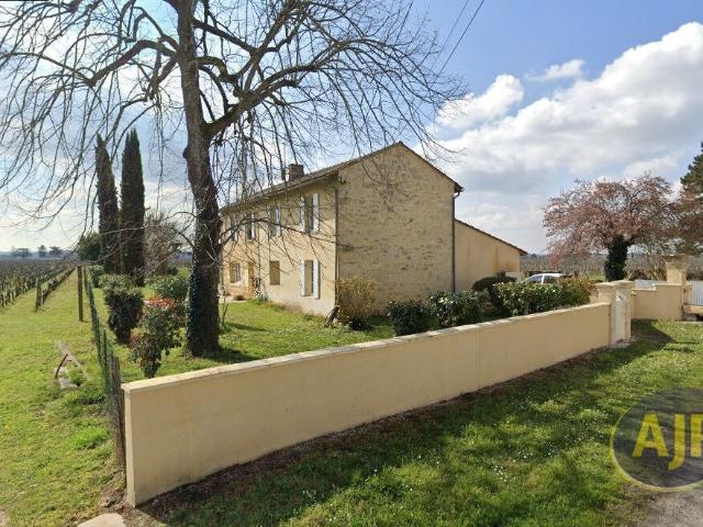 Location House Route de la Libarde, Nastringues