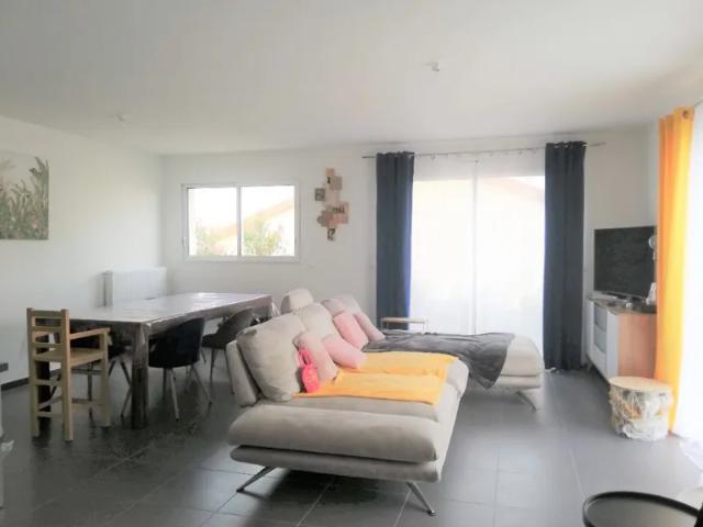 Location House Route de Poitiers, Montamisé