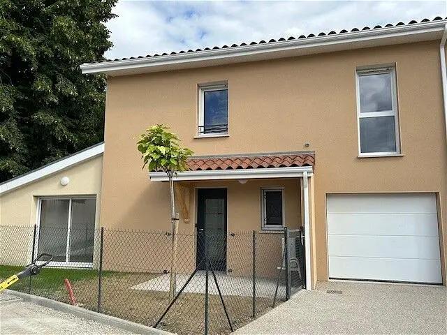 Location House Route de Saint Pierre, Toussieu