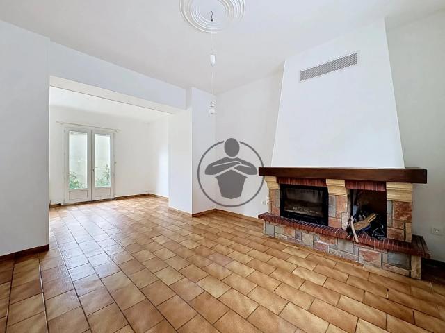 Location House Rue Cyrille, Boué