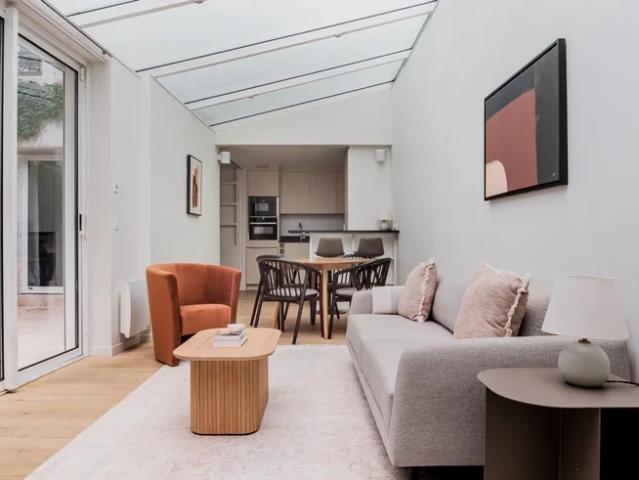 Location House Rue Augereau, Paris