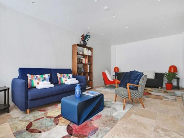 Location House Rue Beaubourg, Paris
