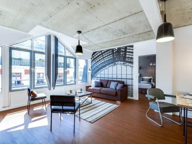 Location House Rue de Milan, Paris
