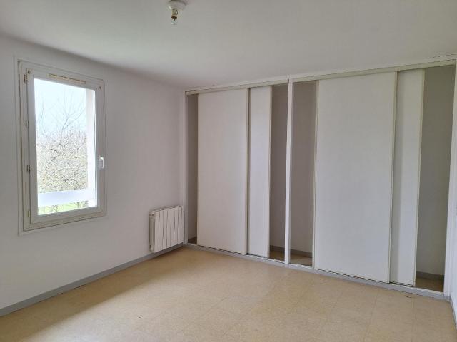 Location House Rue Du Champ Mignot, Blet