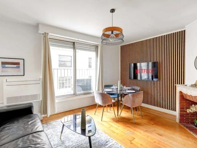 Location Appartement Rue Euler, Paris