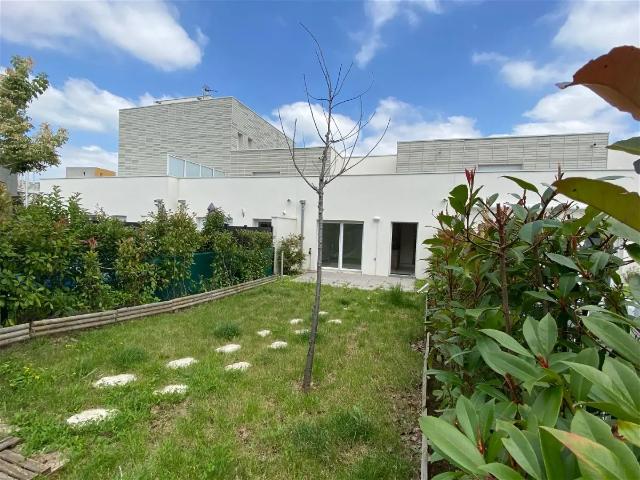 Location House Rue Jacques Decour, Tours