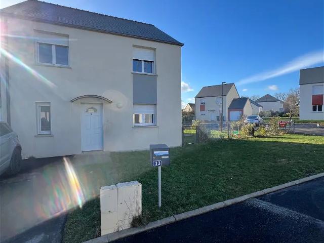 Location House Rue Leclerc d'Osmonville, Laval