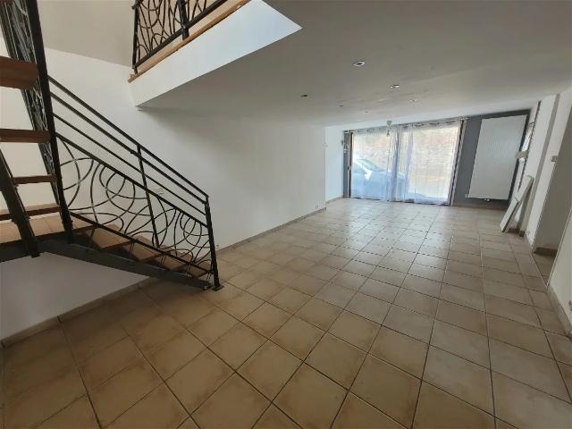Location House Rue Léon Poutrain, Roucourt