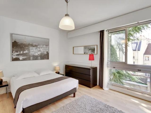 Location Appartement Rue Geoffroy l'Angevin, Paris