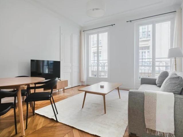 Location House Rue Rennequin, Paris