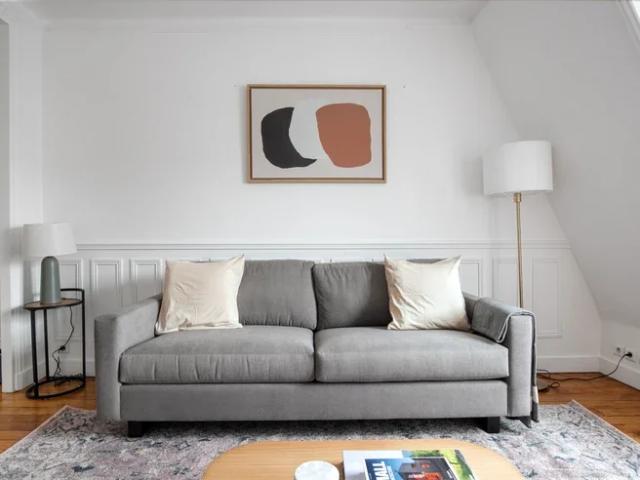 Location Appartement Rue Vital, Paris