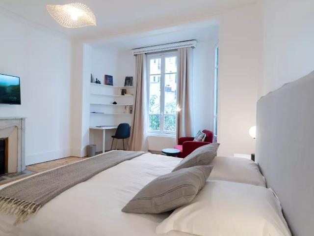 Location House Rue Viala, Paris