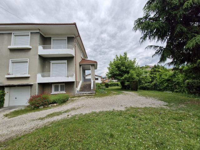 Location House Rue Viallon, Roussillon