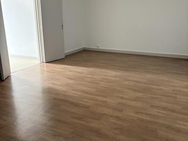 Location House Rue Yves du Manoir, Avord