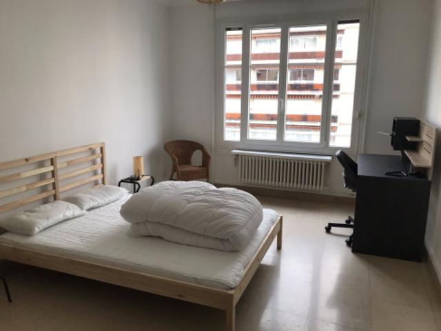 location hyper centre Saint Etienne