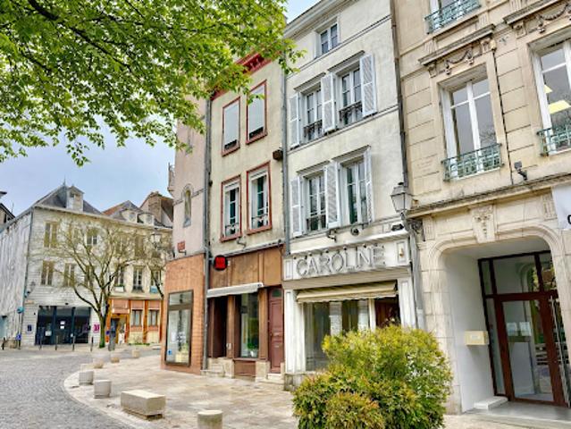 Location Immeuble 10 pièces 217.45 m2 Troyes