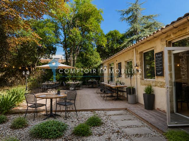 Location Immeuble 10 pièces 550 m2 Aimargues
