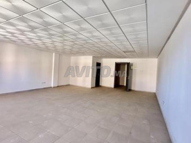 Location joli plateaux bureaux vide