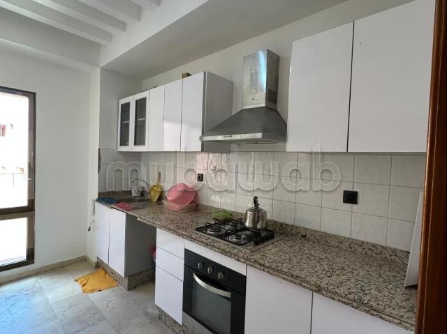Location jolie appartement vide à route de Casablanca. 100 mètre