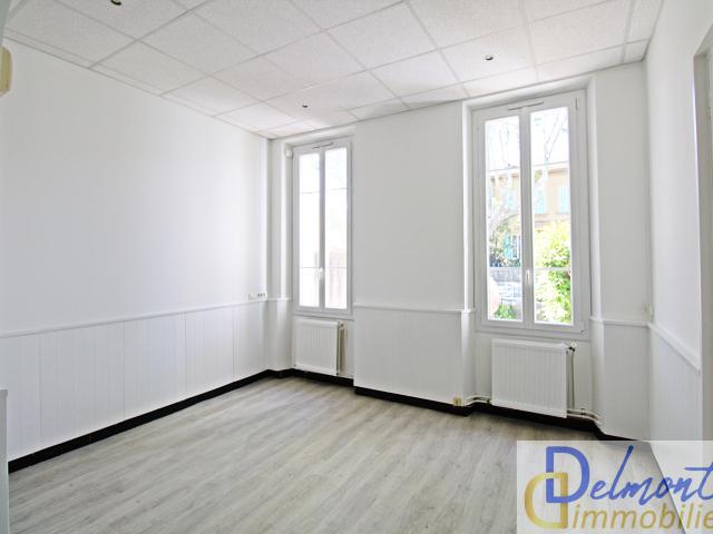 LOCATION LASEYNE SUR MER LOCAL PROFESSIONNEL BOULEVARD DU 4 SEPTEMBRE