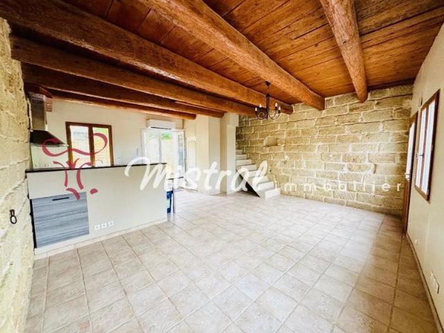 LOCATION LE CAILAR MAISON DE VILLE TYPE P4 + COUR PATIO