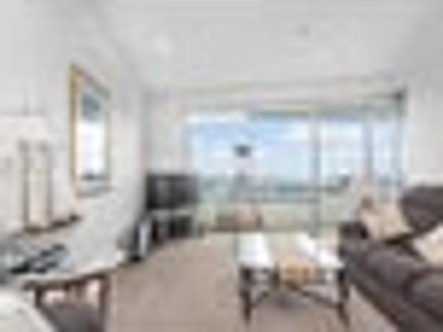 LOCATION, LIFESTYLE & MORE!