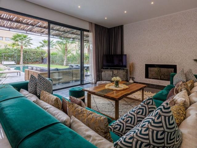 Location longue durée magnifique villa de 4 suites
