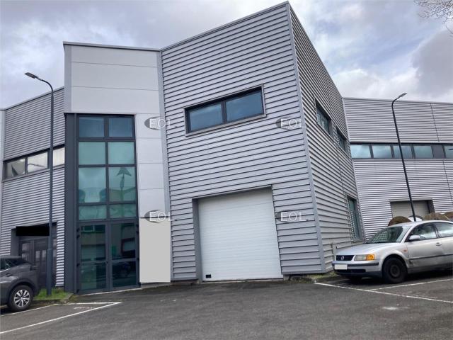 Location local activité Ivry sur Seine Accès poids lourds et hauteur 8,8 m