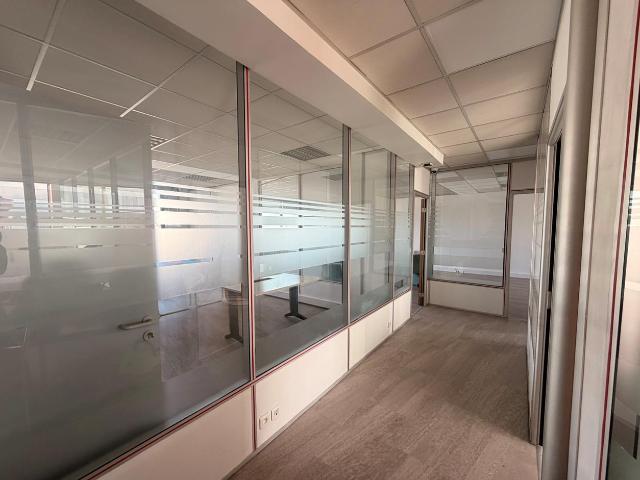 Location local commercial Montrouge Proche ligne 4