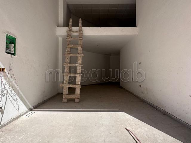 Location: Local commercial Gueliz 41m et 27m mezzanine