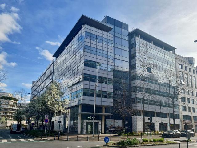 Location local commercial Issy les Moulineaux Proche transports