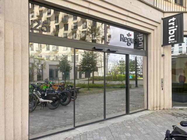Location local commercial Paris 19 Rosa Parks Transports en commun