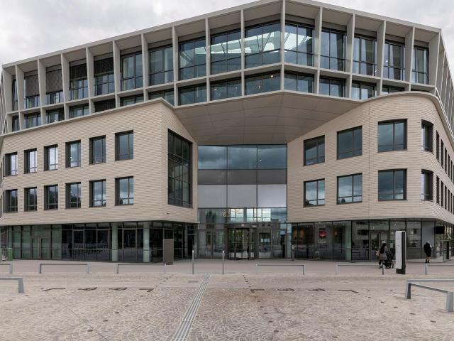 Location local commercial Versailles Gare Chantiers