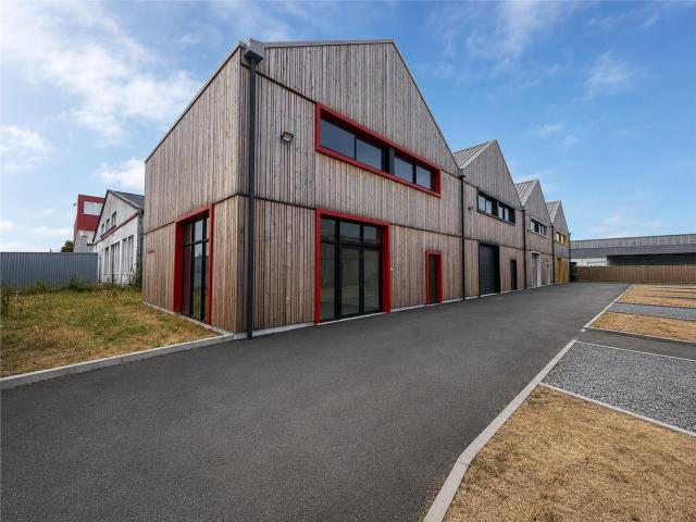 Location local d'activité 360 m² Saint Herblain Tram & bus