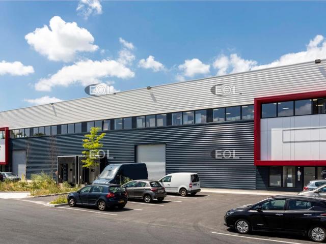 Location local d'activité Chanteloup en Brie Proche A4 et gare