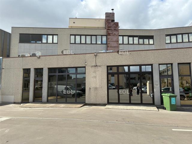 Location local d'activité Arcueil Proche commerces et transports
