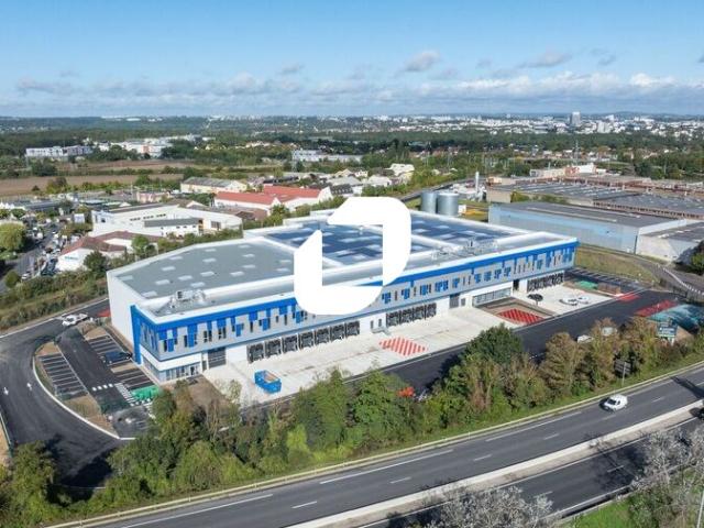 Location local d'activité Éragny Accès A15 A14 et RER