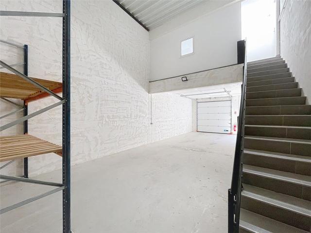 Location local d'activité Fleurieu sur Saône Atelier + bureaux meublés
