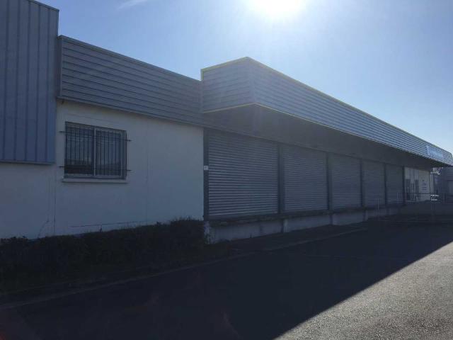 Location local d'activité Ingré Proche A10 A71