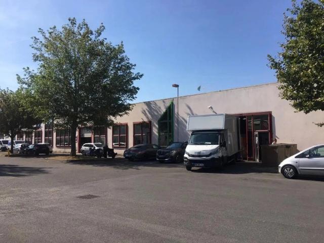 Location local d'activité Ivry sur Seine Accès sécurisé 24 7