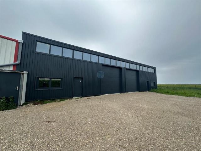 Location local d'activité Janville Stockage et bureaux