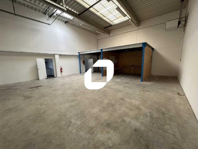 Location local d'activité Moissy Cramayel Proche A5 et N104
