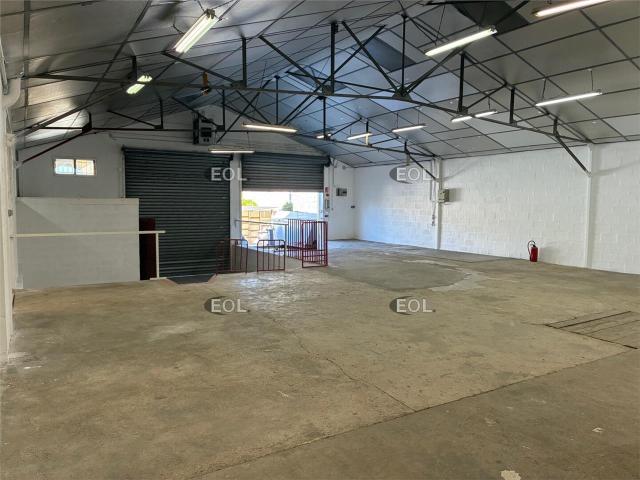 Location local d'activité Melun près gare Accès quai 19t