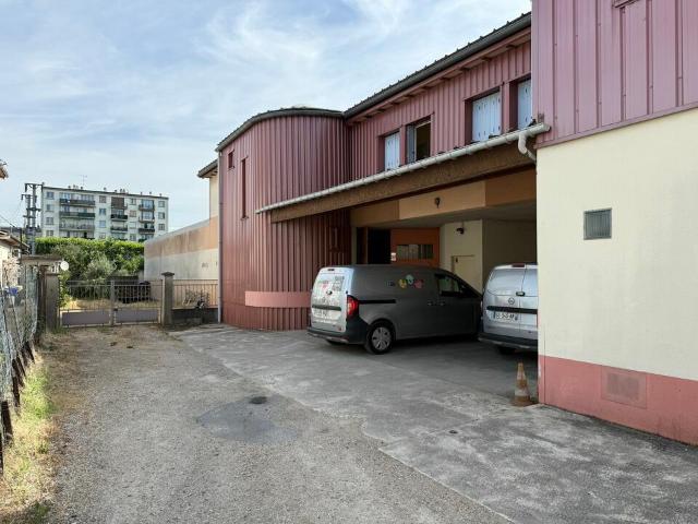 Location local d'activité Noisy le Sec Proche RER E