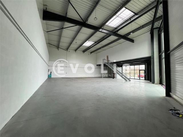 Location local d'activité neuf Tresses Proche rocade N230